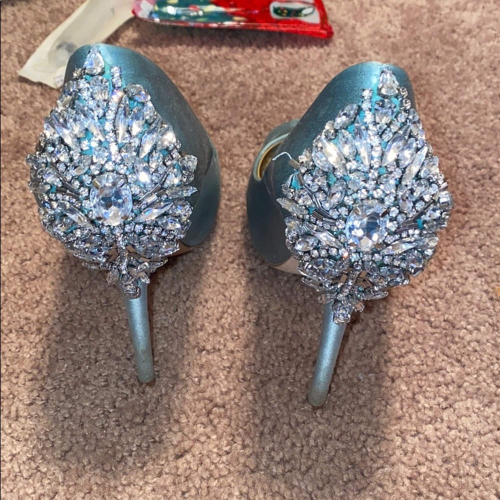 Heels - Picture 3 of 7